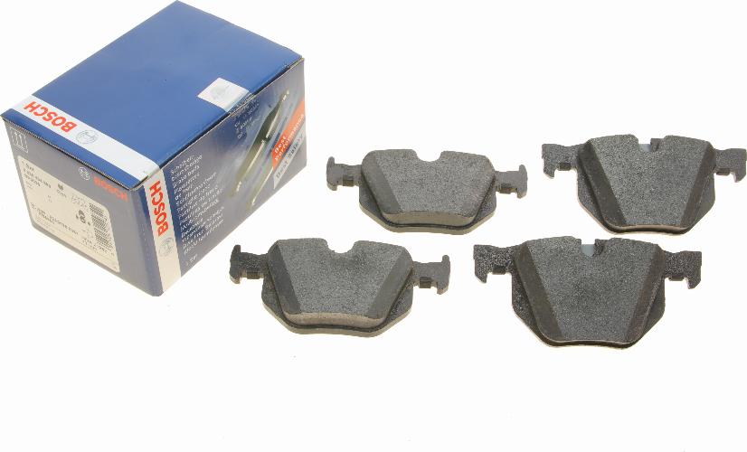 BOSCH 0 986 494 862 - Bremsbelagsatz, Scheibenbremse alexcarstop-ersatzteile.com