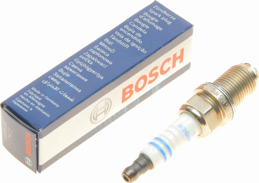 BOSCH 0 242 240 587 - Zündkerze alexcarstop-ersatzteile.com