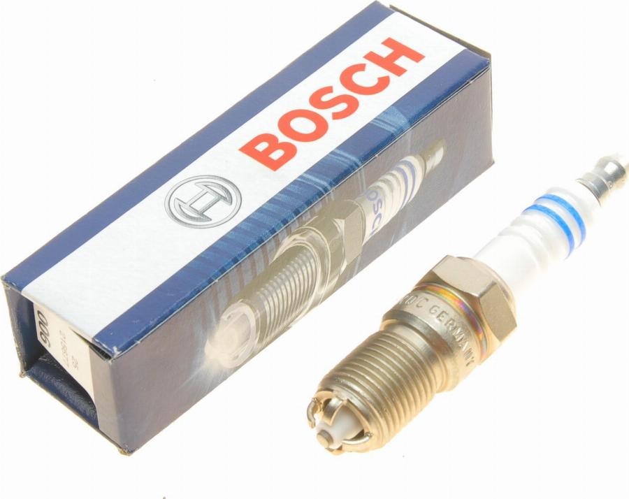 BOSCH 0 242 235 607 - Zündkerze alexcarstop-ersatzteile.com