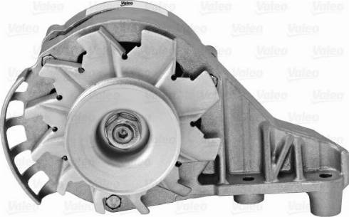 Valeo 746813 - Generator alexcarstop-ersatzteile.com